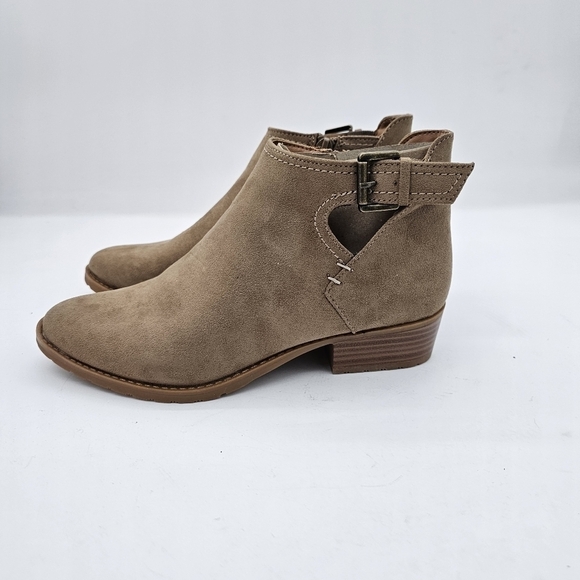 NIB Style & Co. Mabel Womens Taupe Almond Toe Faux Suede Ankle Boots Size 6.5 - Picture 4 of 13